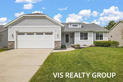 15265 Canterbury Ln, Grand Haven, MI 49417