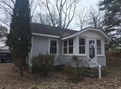 1031 Betterly Rd, Springfield, MI 49037