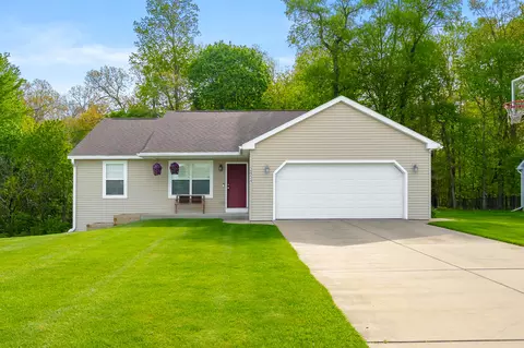 2454 Casper St, Kalamazoo, MI 49048