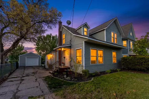 832 Sigsbee St SE, Grand Rapids, MI 49506