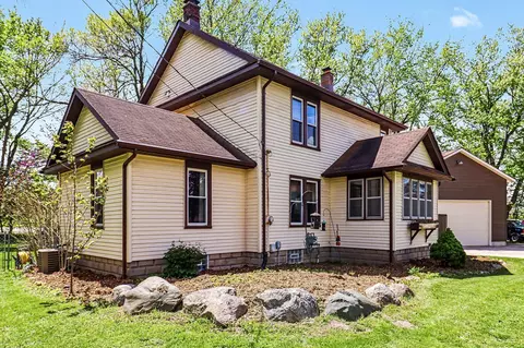 624 Hayes St NW, Marne, MI 49435