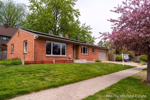 203 Alger St SE, Grand Rapids, MI 49507