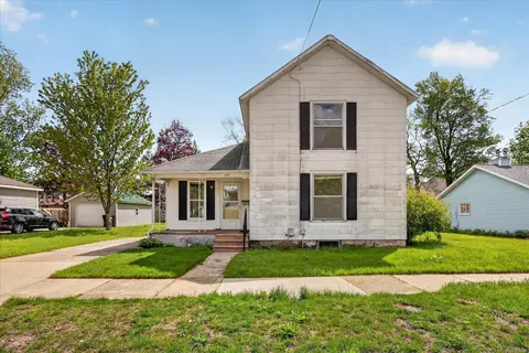124 Washington St, Sparta, MI 49345