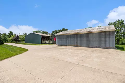 Exterior - 9991 Kaiser Rd, Saline, MI 48176 photo 2 of 8