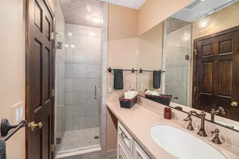 Bath - 9991 Kaiser Rd, Saline, MI 48176 photo 4 of 6