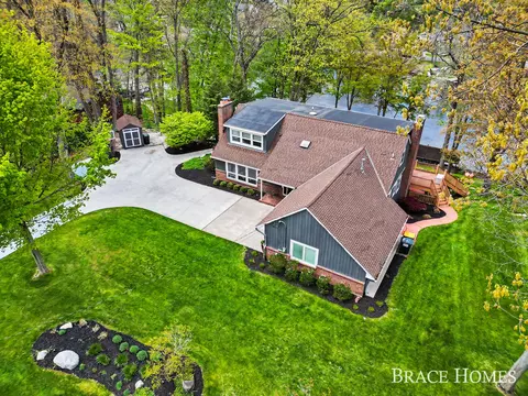 2793 Cascade Springs Dr SE, Grand Rapids, MI 49546