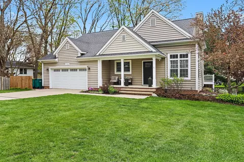 7755 Primrose Ln, Portage, MI 49024