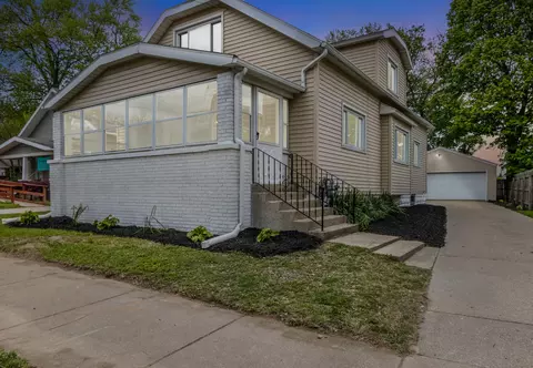 819 Harding St NW, Grand Rapids, MI 49544