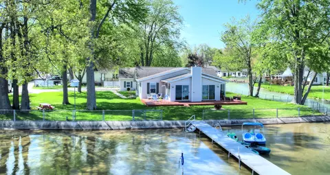 12880 Hazel Dr, Wayland, MI 49348