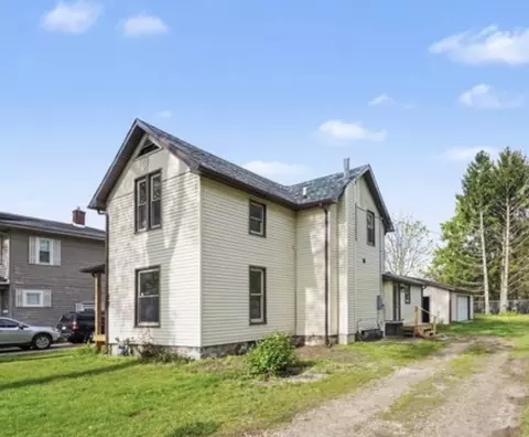112 N Andrews St, Three Rivers, MI 49093