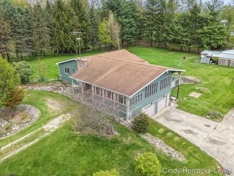 10299 Frost Rd, Portland, MI 48875