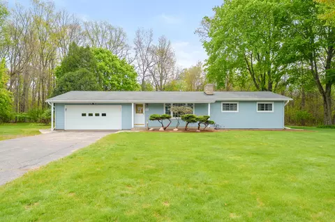 275 Beaumont Dr, Battle Creek, MI 49014