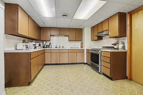 Kitchen - 15681 River Heights Rd, Constantine, MI 49042 photo 2 of 2