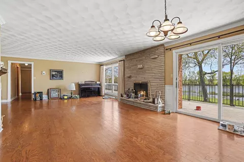 Living - 15681 River Heights Rd, Constantine, MI 49042 photo 2 of 3