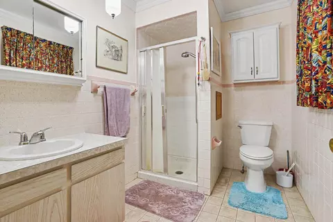 Bath - 15681 River Heights Rd, Constantine, MI 49042 photo 1 of 4
