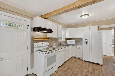 Kitchen - 508 Maple St, Three Rivers, MI 49093 photo 4 of 5