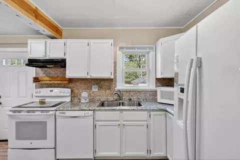 Kitchen - 508 Maple St, Three Rivers, MI 49093 photo 2 of 5