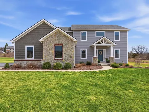 7753 Fox Trace Rd, Dexter, MI 48130