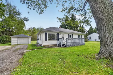 15370 Ackerson Dr, Battle Creek, MI 49014