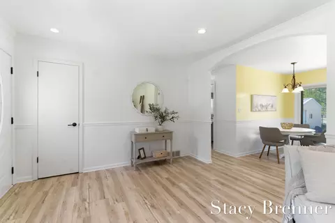 Entry Way - 2620 138th Ave, Dorr, MI 49323 photo 1 of 2
