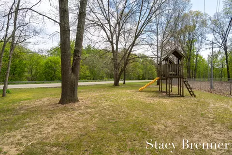 Exterior - 2620 138th Ave, Dorr, MI 49323 photo 11 of 13