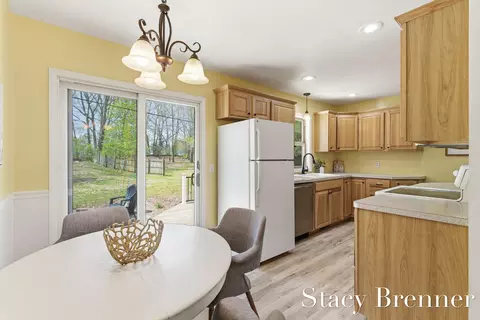 Kitchen - 2620 138th Ave, Dorr, MI 49323 photo 1 of 4