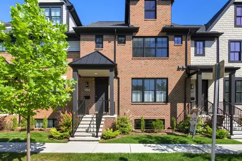 668 Maple St, Plymouth, MI 48170