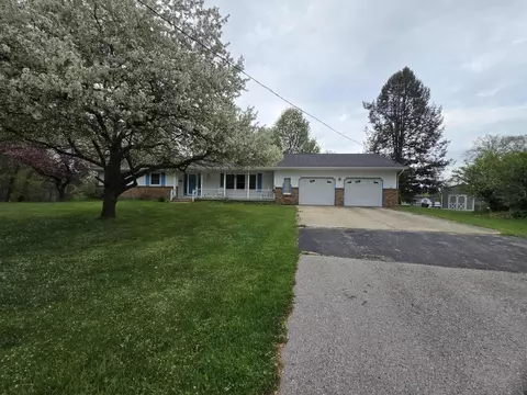 1006 Geneva Dr, Wayland, MI 49348