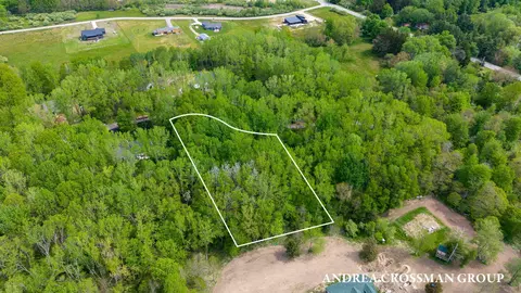 7032 Glenn Oaks Dr, South Haven, MI 49090