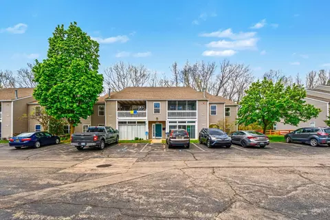 3101 Poplar Creek Dr SE #302, Grand Rapids, MI 49512