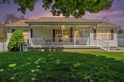 8223 Calvin Rd, Battle Creek, MI 49017