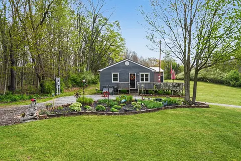 56751 Dailey Rd, Dowagiac, MI 49047