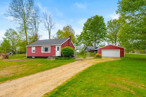 984 Miller Rd, Plainwell, MI 49080