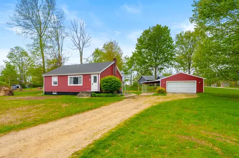 984 Miller Rd, Plainwell, MI 49080