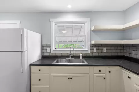 Kitchen - 984 Miller Rd, Plainwell, MI 49080 photo 3 of 4