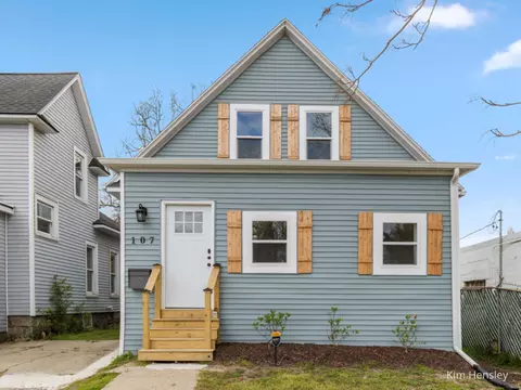 107 E Congress St, Belding, MI 48809