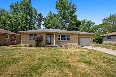2022 Krolow St, Benton Harbor, MI 49022