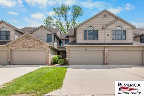 45189 Horseshoe Cir, Canton, MI 48187