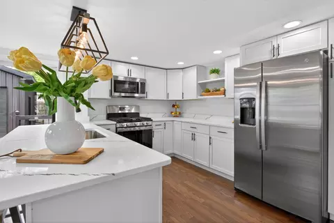 Kitchen - 4078 Donnely Rd, Jackson, MI 49201 photo 2 of 3
