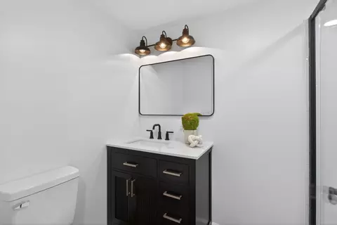 Bath - 4078 Donnely Rd, Jackson, MI 49201 photo 2 of 3