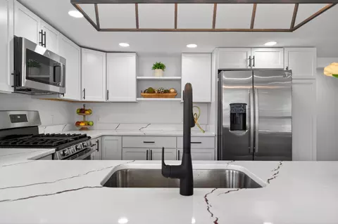 Kitchen - 4078 Donnely Rd, Jackson, MI 49201 photo 3 of 3