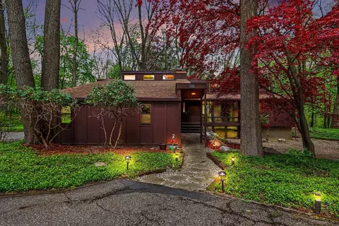 1000 Carolee Ln, Kalamazoo, MI 49008