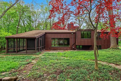 1000 Carolee Ln, Kalamazoo, MI 49008