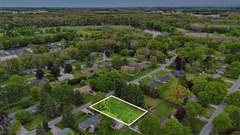 4776 Kimber Ln, Berrien Springs, MI 49103
