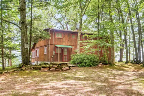 5717 W Pleasant Hill Rd, Free Soil, MI 49411