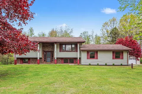 16711 Cd Ave E, Augusta, MI 49012