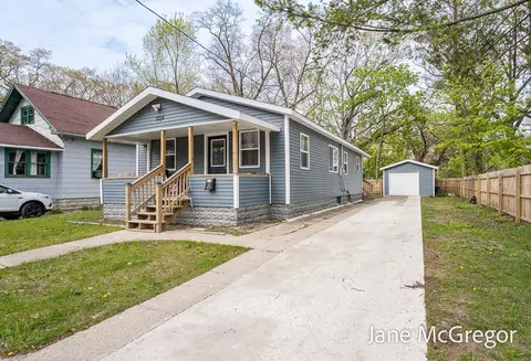 3124 5th St, Muskegon, MI 49444