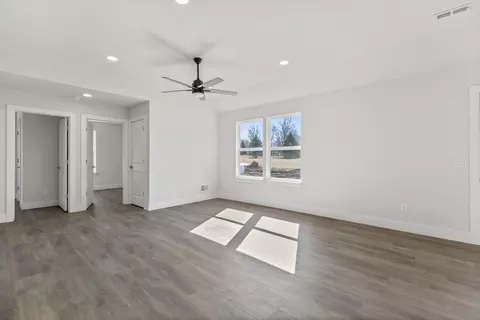 Living - 2775 Gady Pines Dr, Adrian, MI 49221 photo 2 of 4