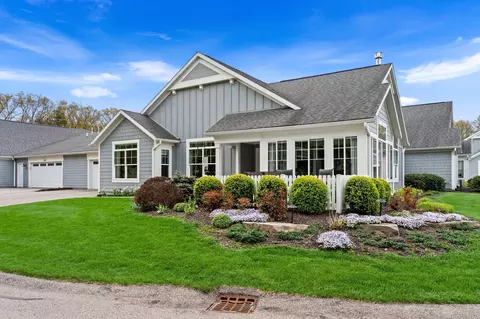 195 Janes View Dr, Holland, MI 49424