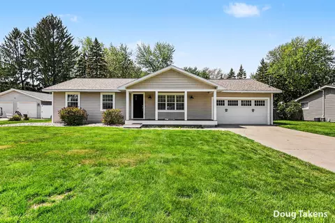 7439 Eastlane Ave, Jenison, MI 49428